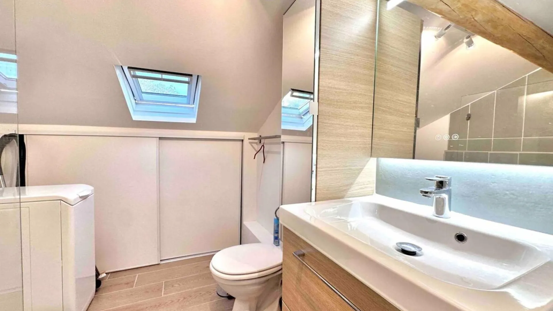 Studio Renove Et Fonctionnel Bron 0*,